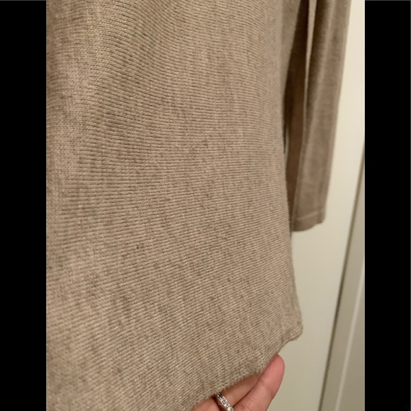 Sweater from Forever 21 - Picture 7 of 7